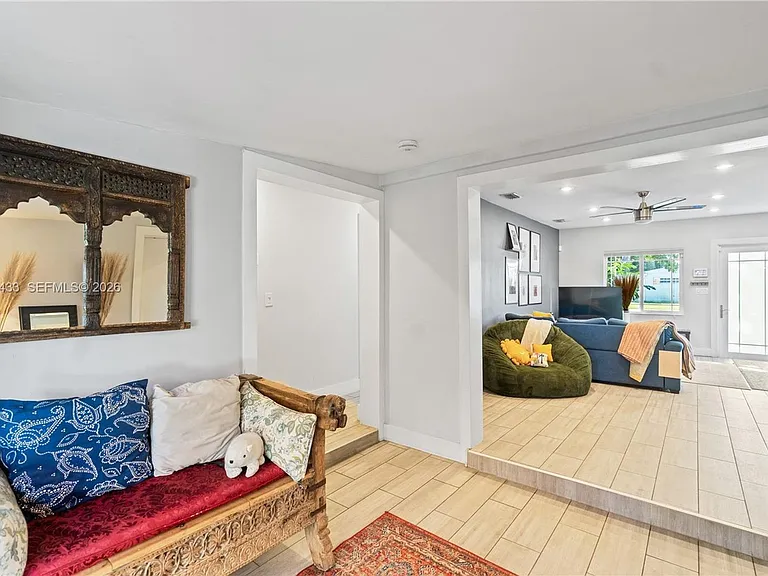 2447 Wilson St — Photo 8