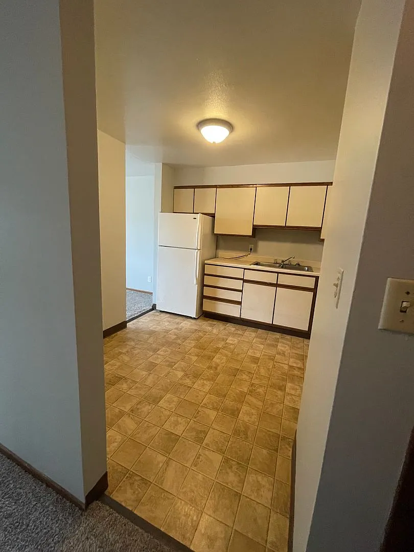 Murray Apartments — Photo 2