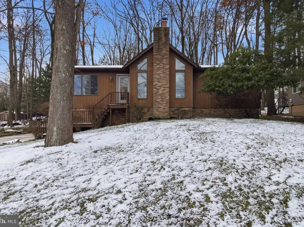 63 Sea Horse Rd, Du Bois, PA 15801