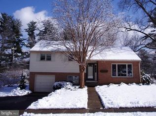 27 Red Oak Rd, Oreland, PA 19075