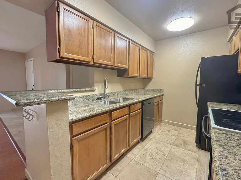10610 S 48th St #1100 — Photo 14