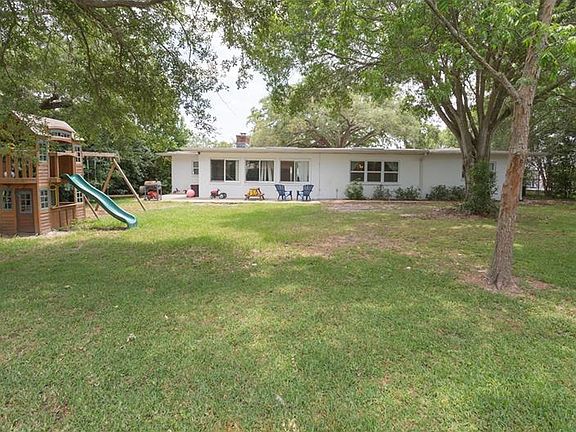 2nd image of 1812 Oak Park Dr N