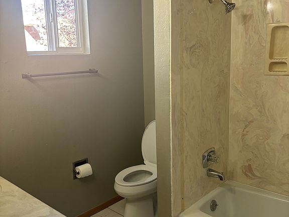 5th image of 6213 Christy Ave NE