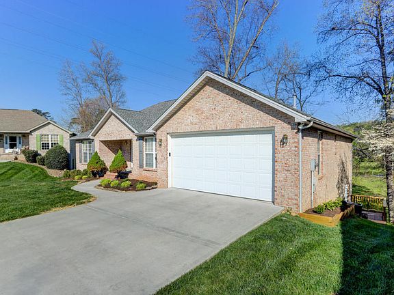 2nd image of 5605 Reinhardt Ln
