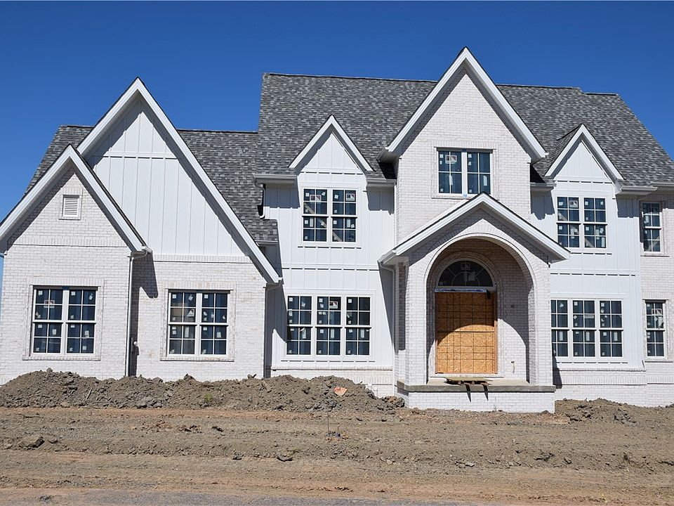 1st image of 216 Falcon Ln