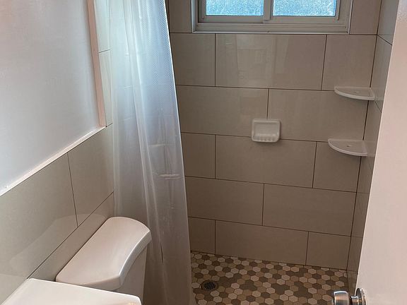 3rd image of 2149 SW 47th St #4