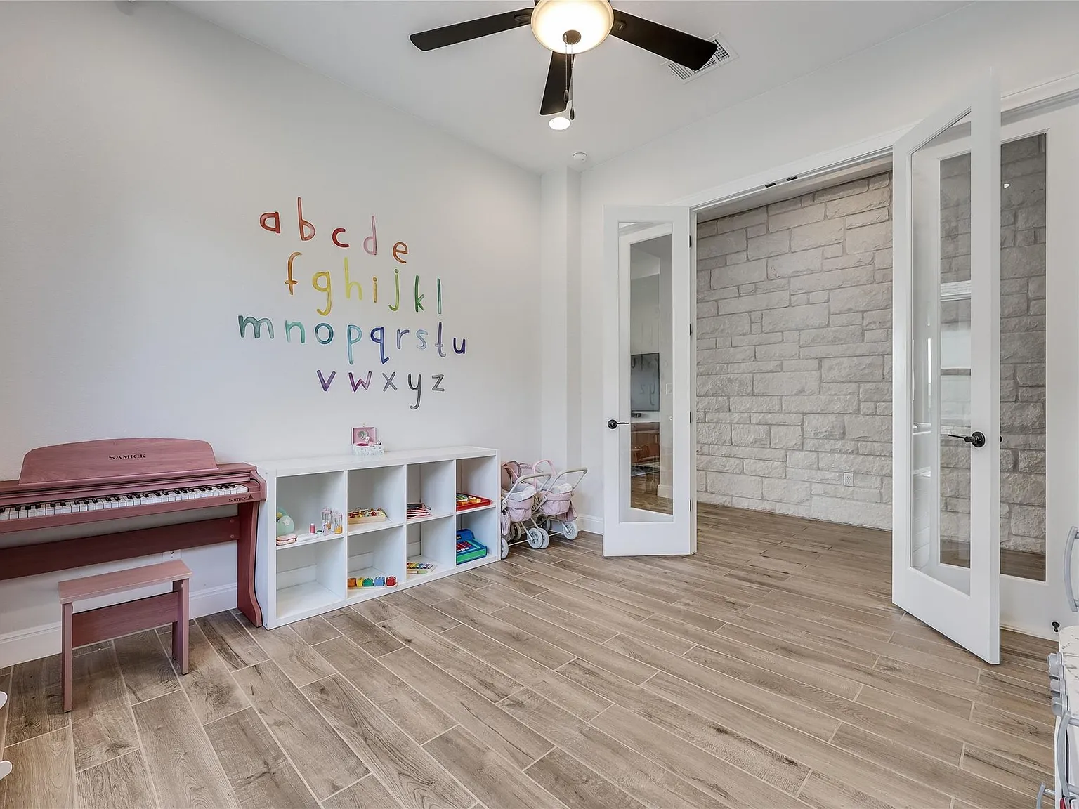 4 bed, 3.5 bath, 2622 sqft, $3,600 — Photo 4
