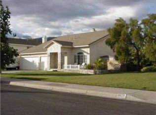 2748 W Windhaven Dr, Rialto, CA 92377