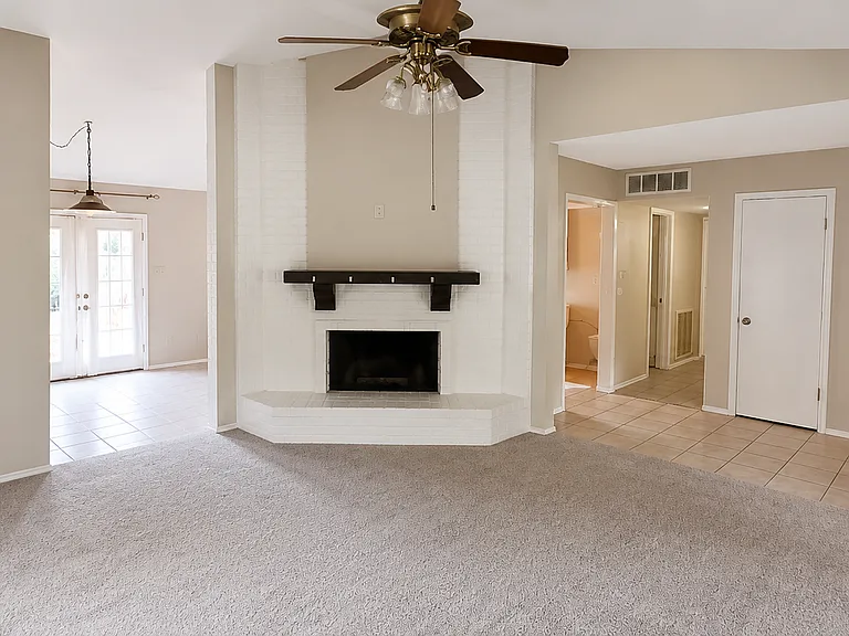 1508 Finley Dr — Photo 3