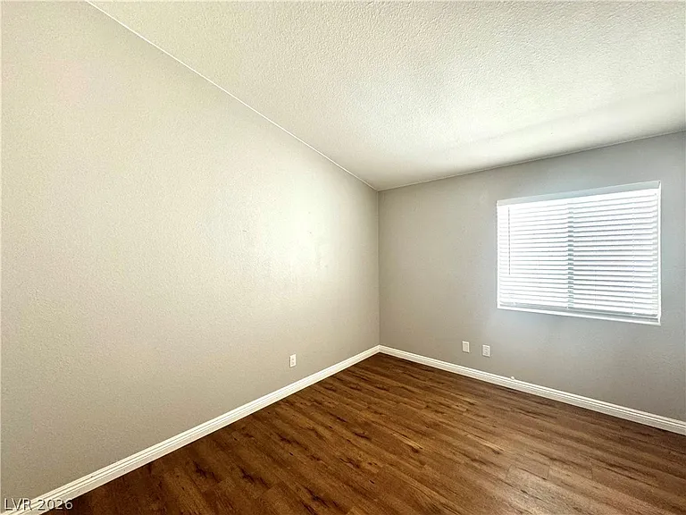 10224 Desert Wind Dr — Photo 21
