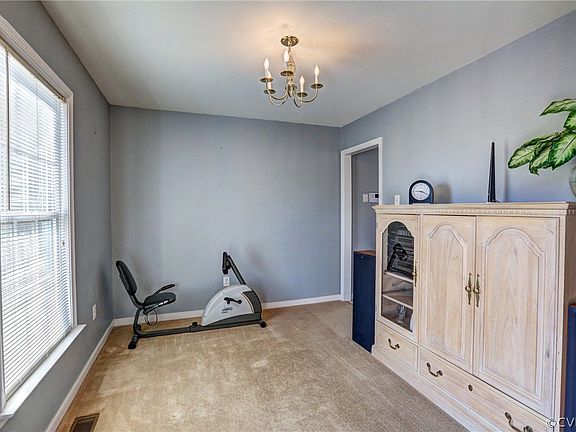 5th image of 6106 Moonlight Dr