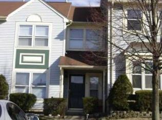 4 Heritage Sq, Sayreville, NJ 08872