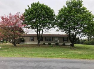 240 Warwick Rd, Elverson, PA 19520