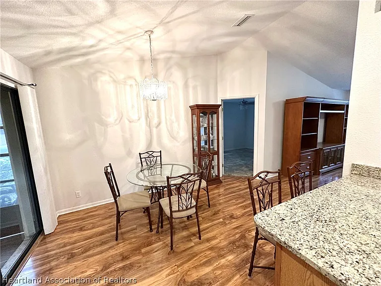 2306 Hidden Creek Cir — Photo 14