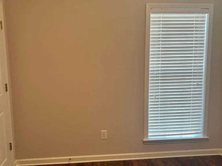 1124 Stafford Dr — Photo 9