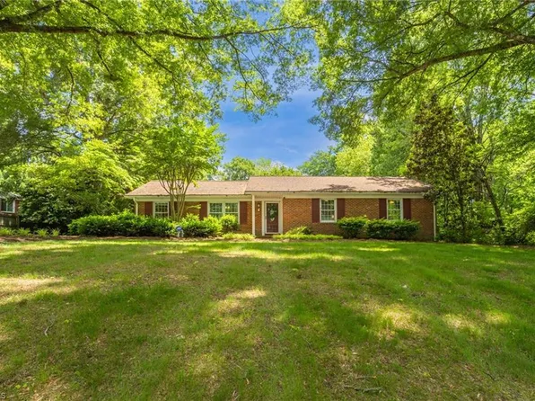 3805 Waterton Rd, Summerfield, NC 27358
