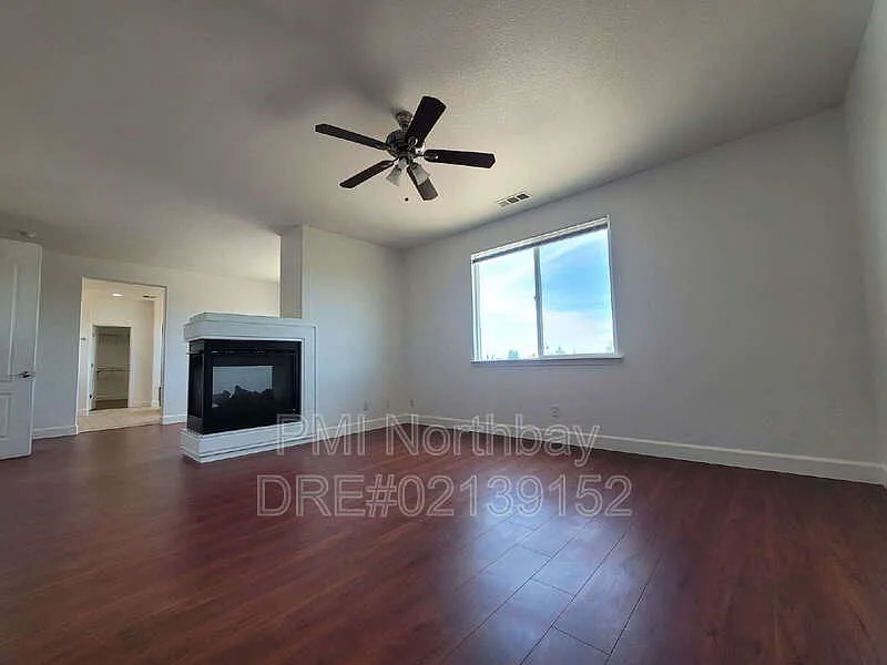 5 bed, 3.5 bath, 3475 sqft, $4,500 — Photo 4