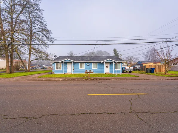 970 W 10th Ave, Junction City, OR 97448