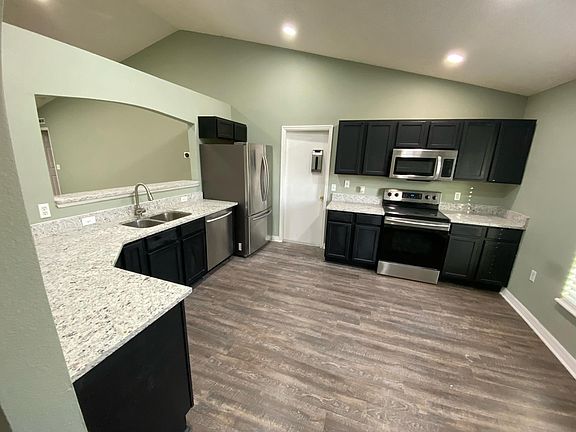 4th image of 622 Fort Smith Blvd