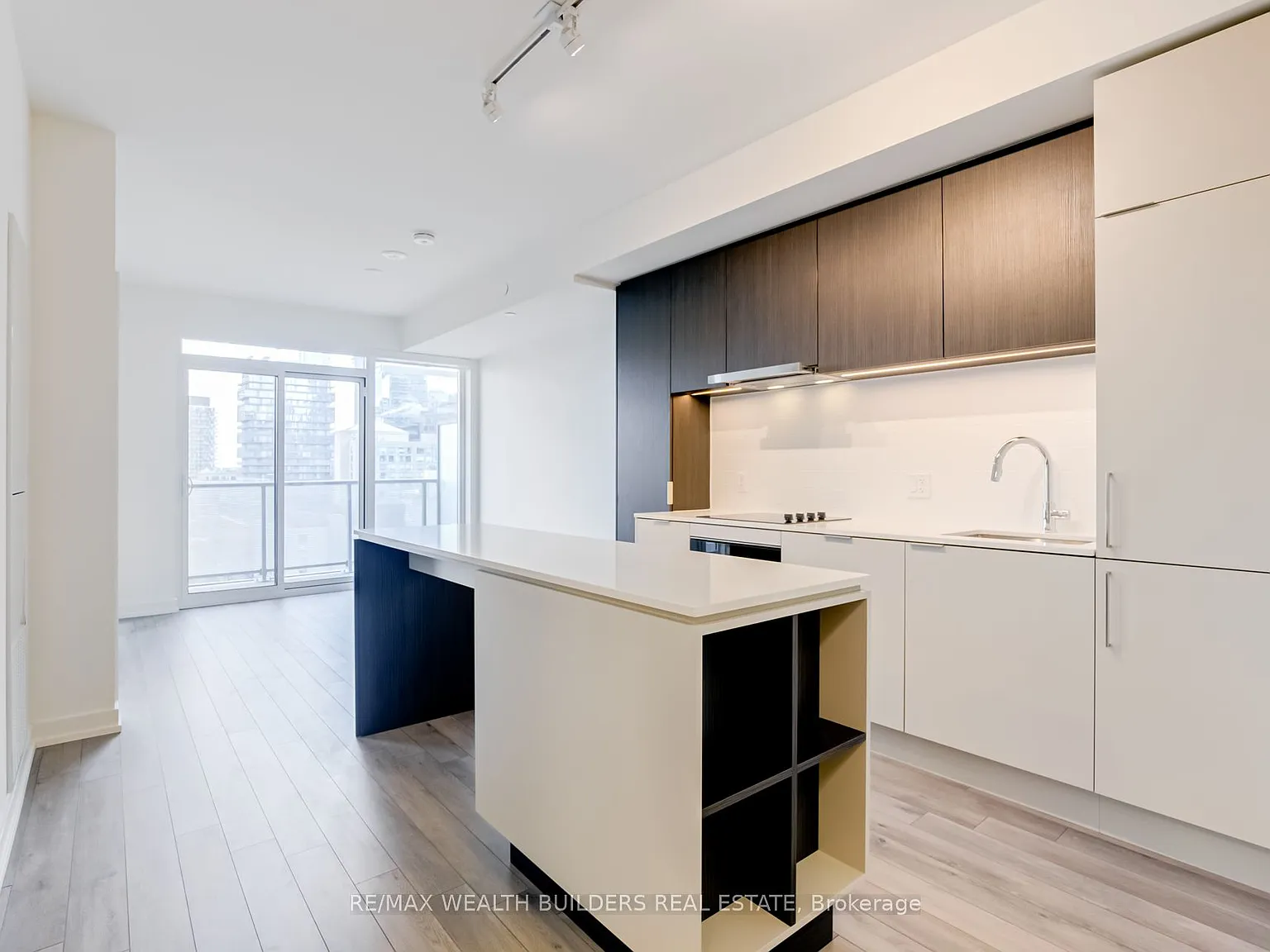 2 bed, $2,600 — Photo 1