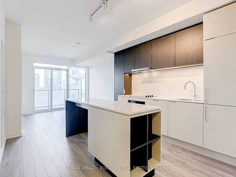89 Church St #1208 — Photo 1