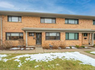 130 E Hickory Grove Rd, Bloomfield Hills, MI 48304