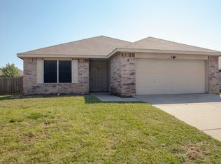 320 Chisholm Trl, Krum, TX 76249