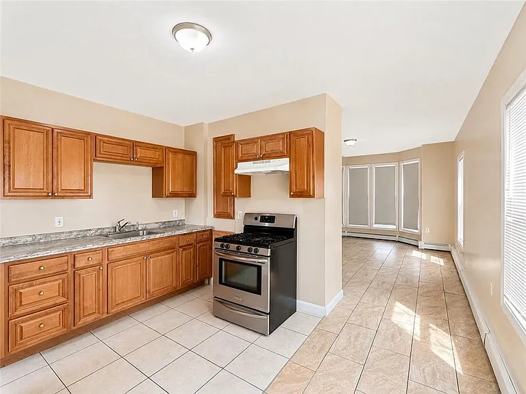 6 Bloomingdale Ave #1 — Photo 2