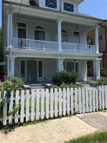 3 bed, 2.0 bath, 1830 sqft, $3,800 — Photo 1