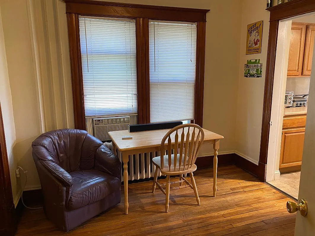 3 bed, 680 sqft, $3,240 — Photo 4