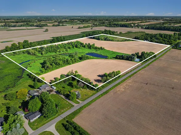 7854 Painter School Rd, Berrien Center, MI 49102