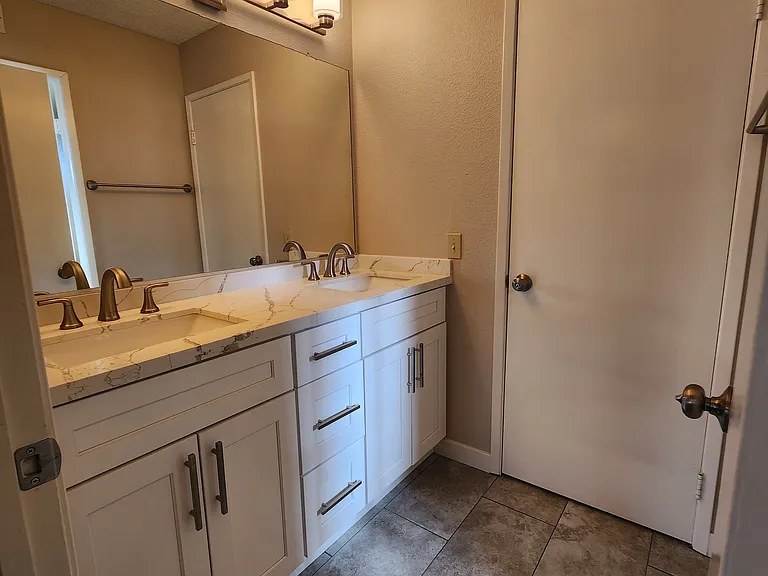 2863 Bragg St — Photo 7