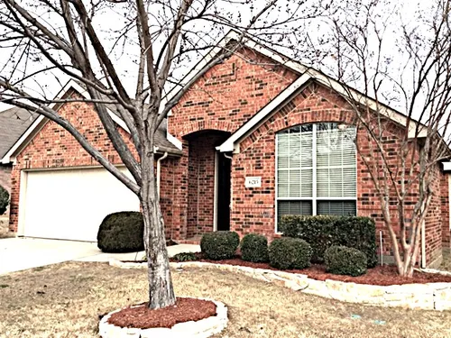 6215 Crestmont Ln Photo 1
