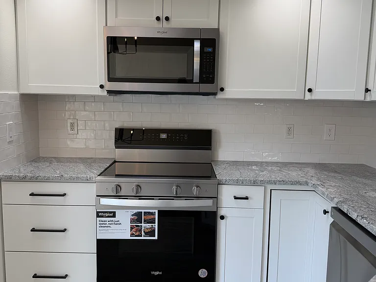 3304 E Sir Patrick Ct — Photo 25