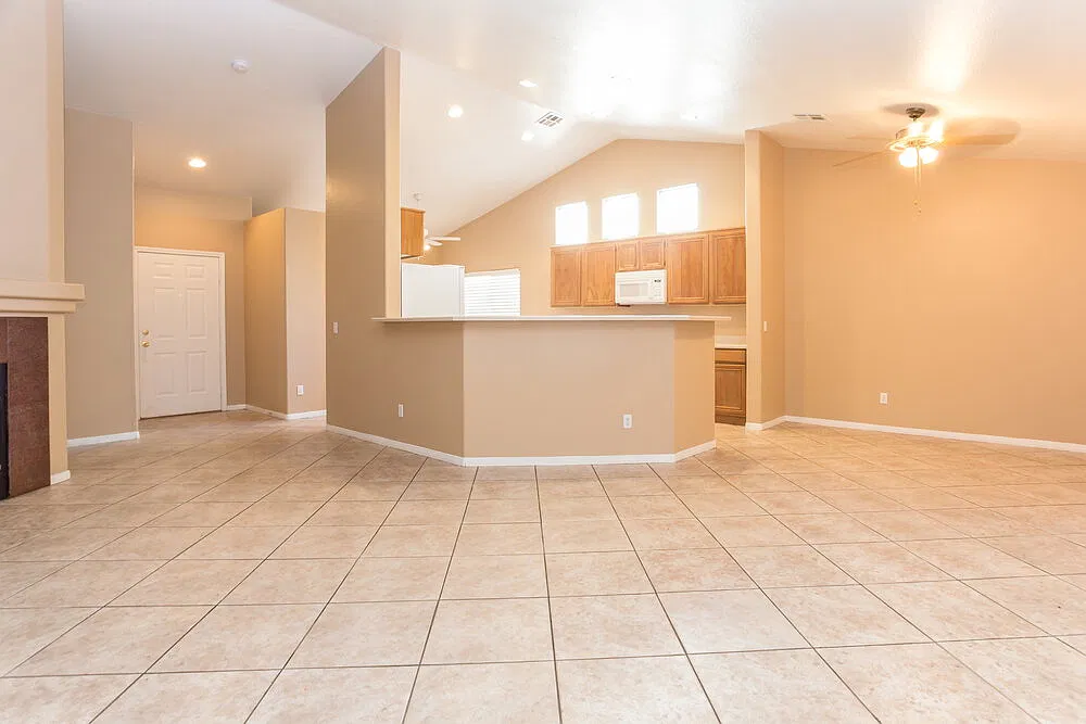 4 bed, 2.0 bath, 1646 sqft, $2,450 — Photo 3