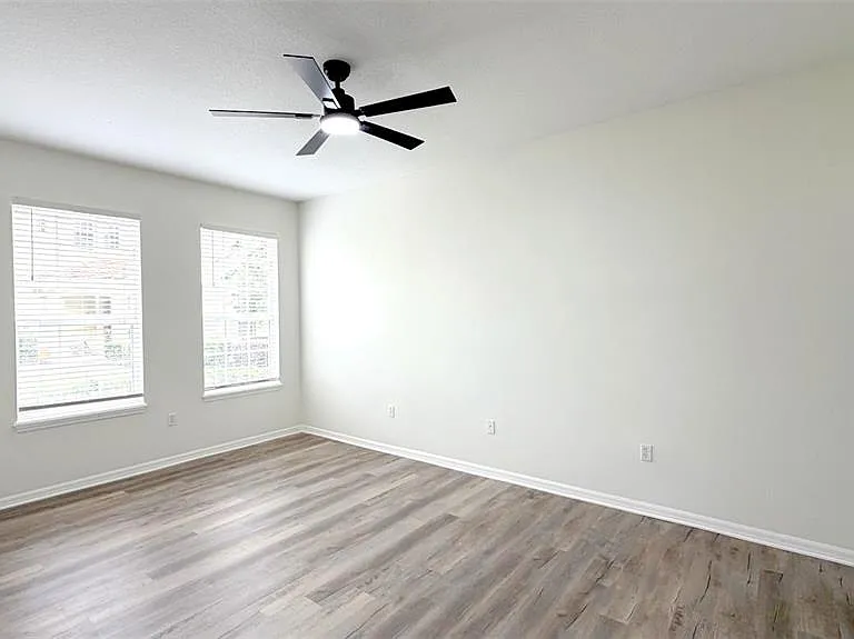 203 Madison Cir — Photo 14