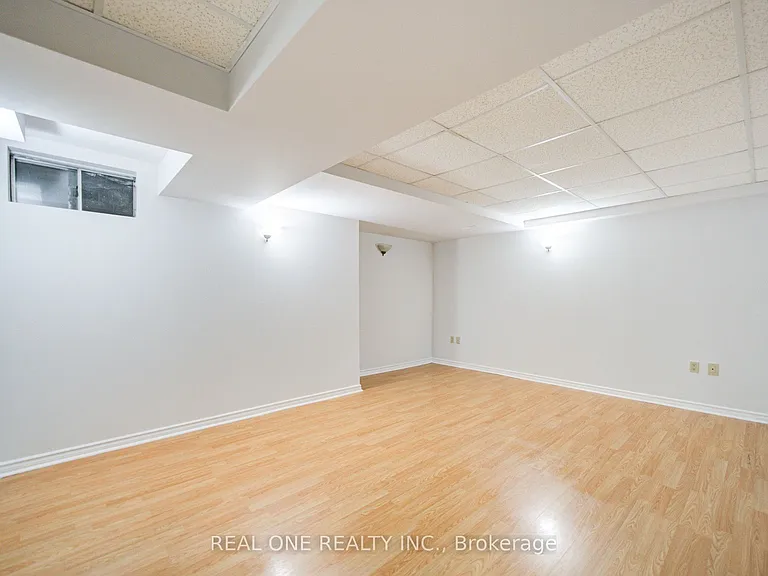 2593 Addingham Cres — Photo 37