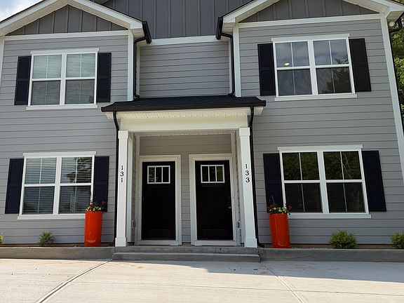 3rd image of 133 8th Avenue Dr SE