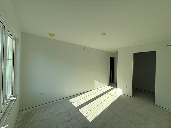 5th image of 2054 Iron Ridge Ln
