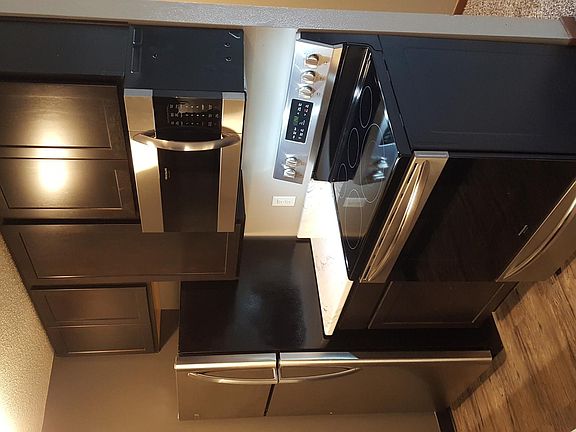 3rd image of 4949 Woodland Ave APT 29