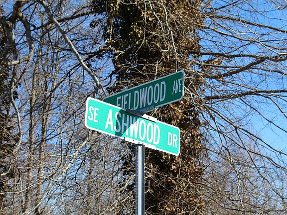 5th image of 1461 Fieldwood Ave SE