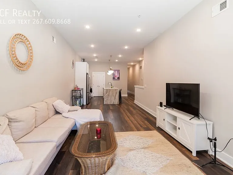 711 N 16th St #1 — Photo 3