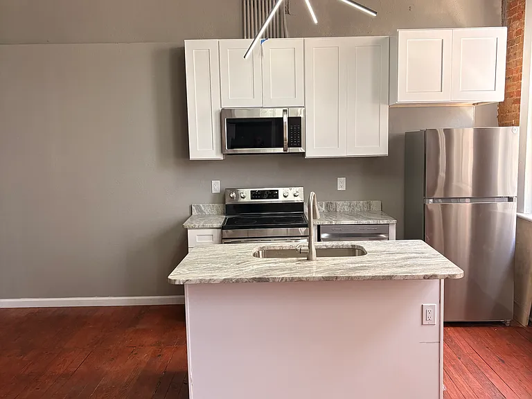 313 President Clinton Ave #206 — Photo 14