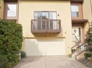 100 Ridge Side Ct, Munroe Falls, OH 44262