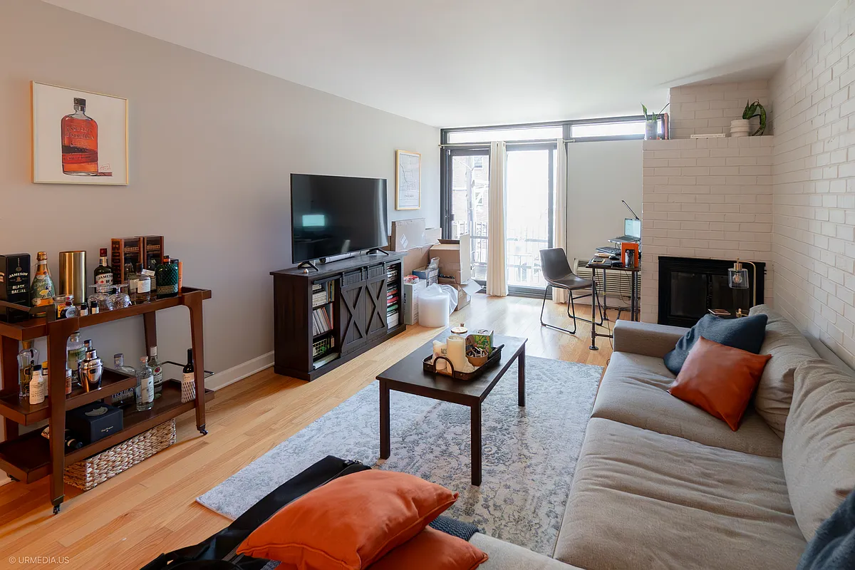 Building Photo - 644 W Arlington Pl #2G
