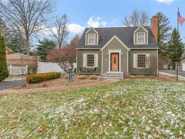 276 S Cadillac Dr, Youngstown, OH 44512