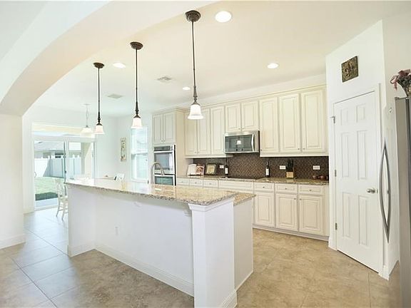 4th image of 4923 Scenic Vista Dr