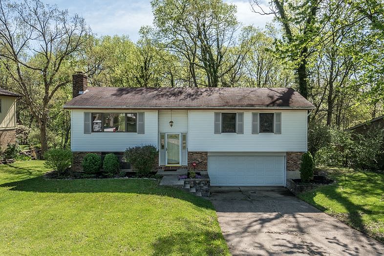 1st image of 771 Woodview Dr