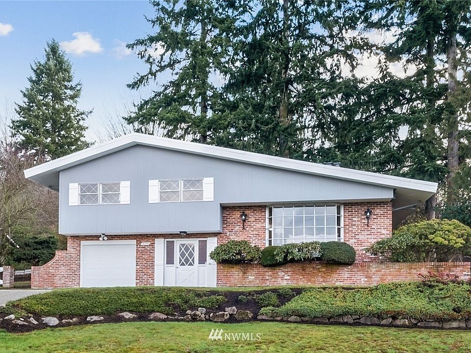 Immaculate 4 bedroom - 1.75 bath home ideally located in the Springbrook community.