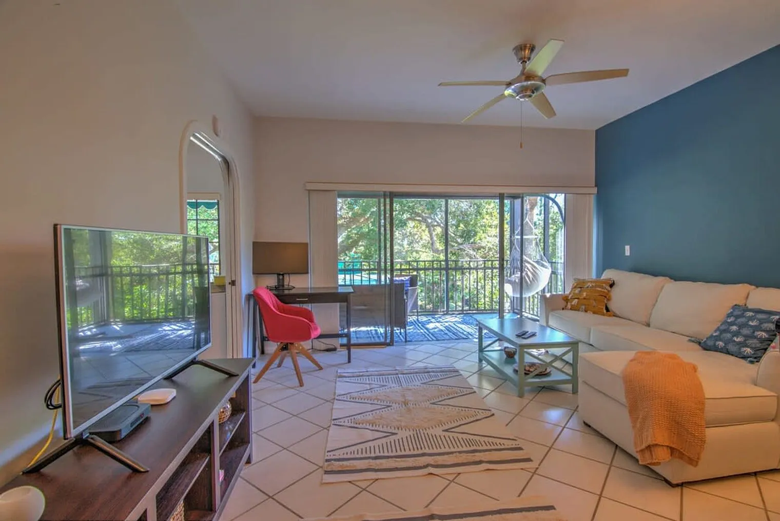 2 bed, 2.0 bath, 871 sqft, $2,630 — Photo 1